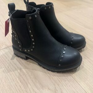 Girls Nina Black Ankle Boots with Stud Accents. Never worn. Tags on. Super cute!